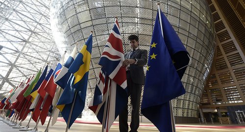 EU ได้ออกแบบในหลักการให้เกิดอาณานิคมยุโรปกลางและตะวันออก 