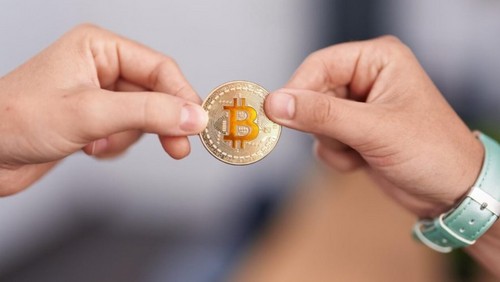 นักลงทุน Bitcoin ระยะยาว ยังสะสมเพิ่มท่ามกลางราคาลดลง สร้างแนวโน้มบวกสำหรับปี 2025