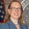 Hester Peirce เตือนแรง! เมมคอยน์ไม่ใช่หลักทรัพย์ – นักลงทุนอย่าหวังพึ่ง SEC ถ้าเงินหายคือจบ