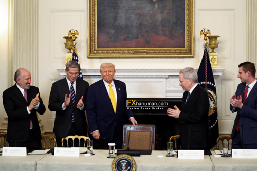 รัฐบาลทรัมป์เรียกถกยักษ์ใหญ่คริปโต–ธนาคาร คลี่ปม CLARITY Act ชี้ชะตา Stablecoin สหรัฐฯ